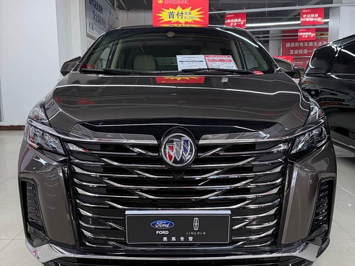 Фото 2 - Buick GL8 ES