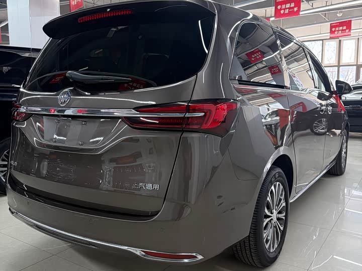 Фото 6 - Buick GL8 ES