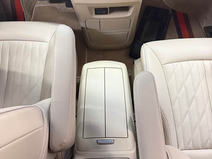 Фото 8 - Buick GL8 ES