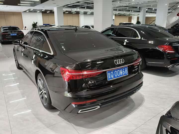 Фото 4 - Audi A6L