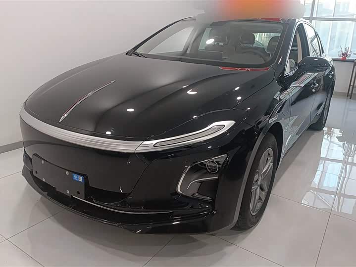 Фото 1 - Hongqi E-QM5