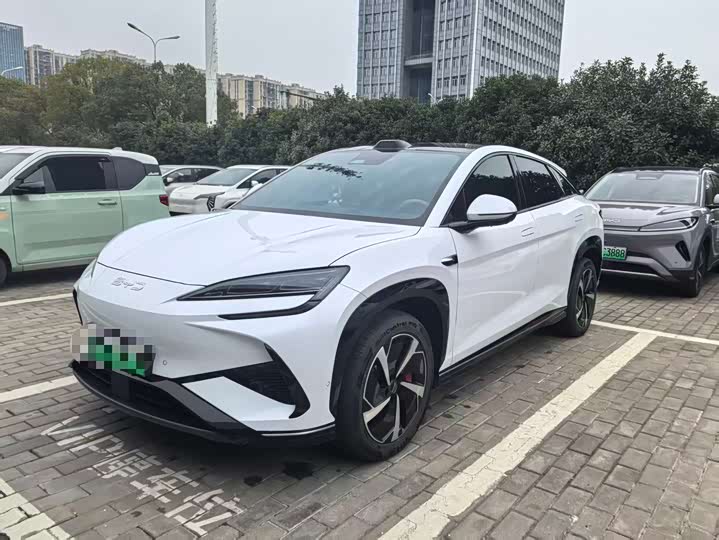 Фото 1 - BYD Sea Lion 07 EV