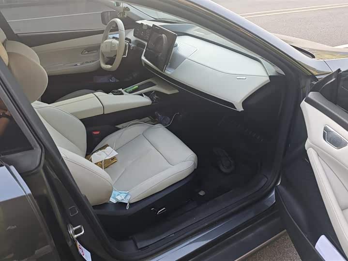 Фото 8 - Changan Deepal SL03