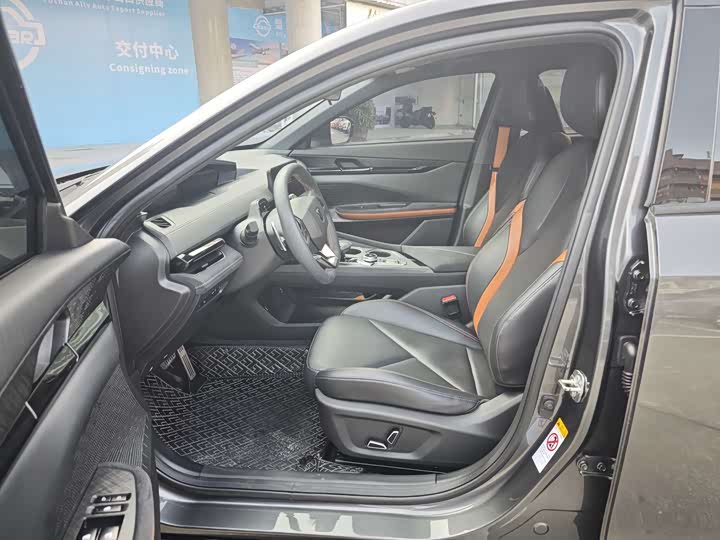 Фото 4 - Changan UNI-V