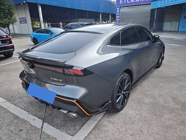 Фото 7 - Changan UNI-V