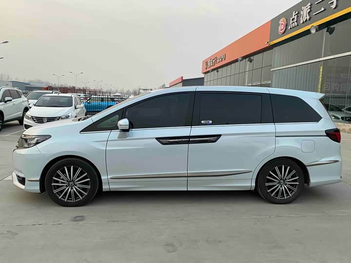 Фото 8 - Honda Elysion