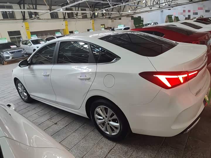 Фото 5 - Changan Eado Plus