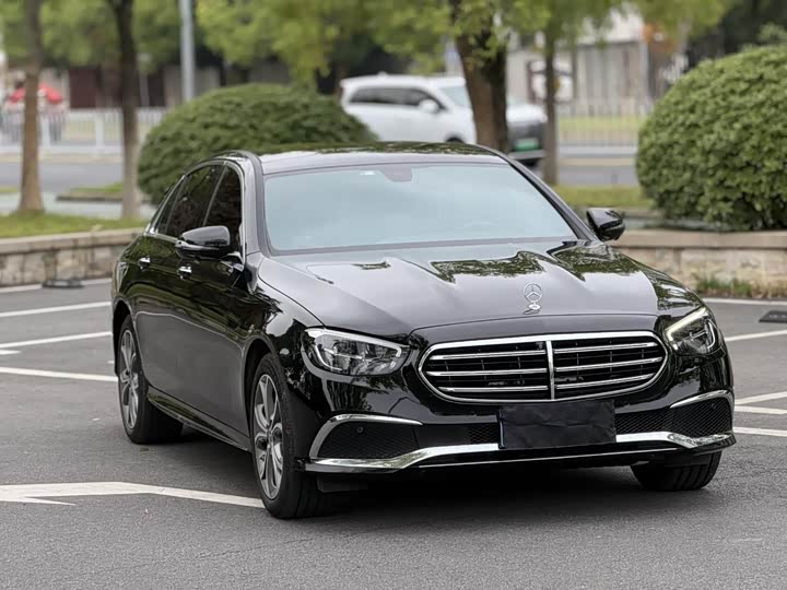 Photo 7 - Mercedes-Benz E-Class