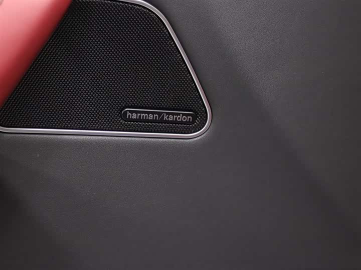 Фото 7 - Maserati Levante