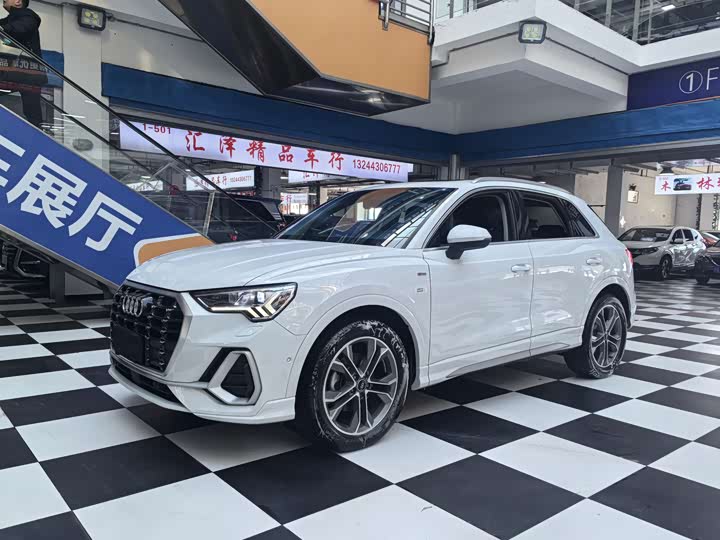 Фото 1 - Audi Q3