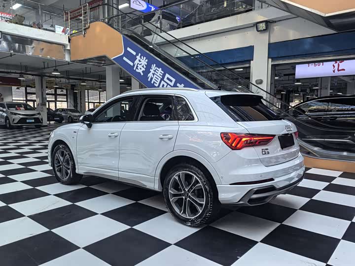 Фото 7 - Audi Q3