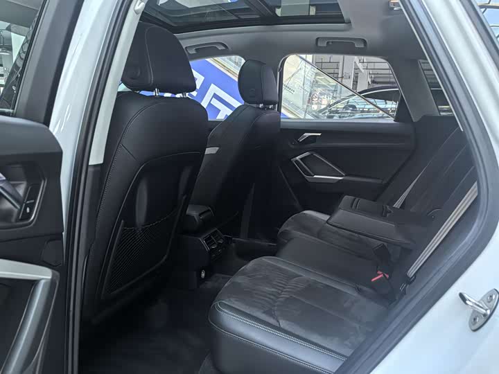 Фото 8 - Audi Q3