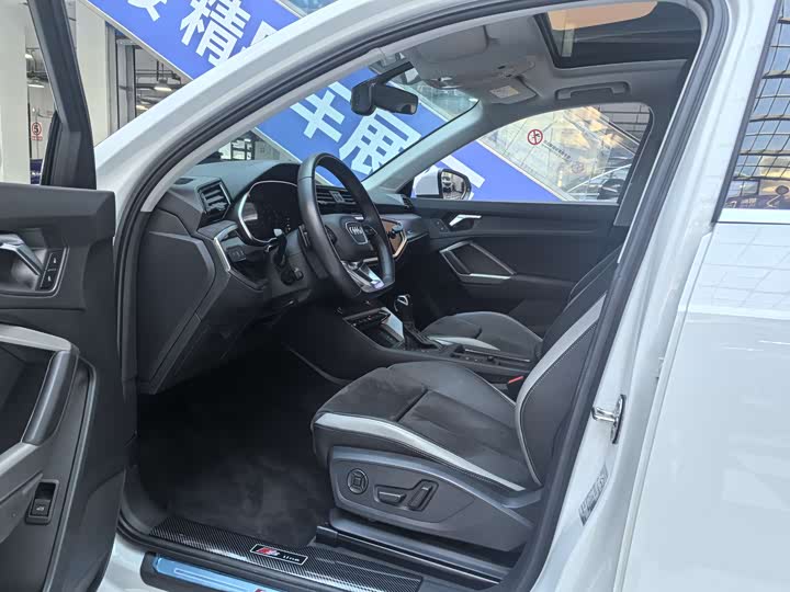 Фото 9 - Audi Q3