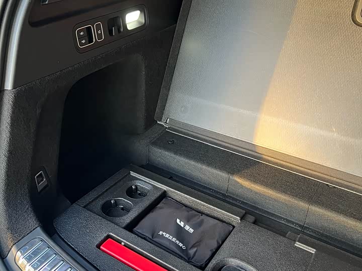 Фото 7 - LiXiang L7