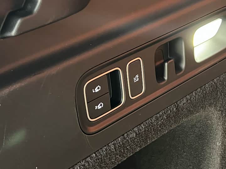 Фото 8 - LiXiang L7