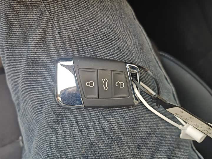 Фото 9 - Volkswagen Magotan