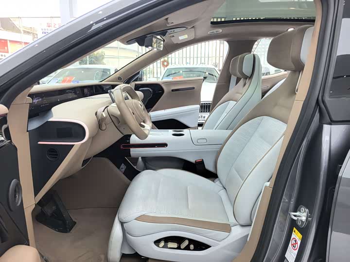 Фото 6 - Avatr 07