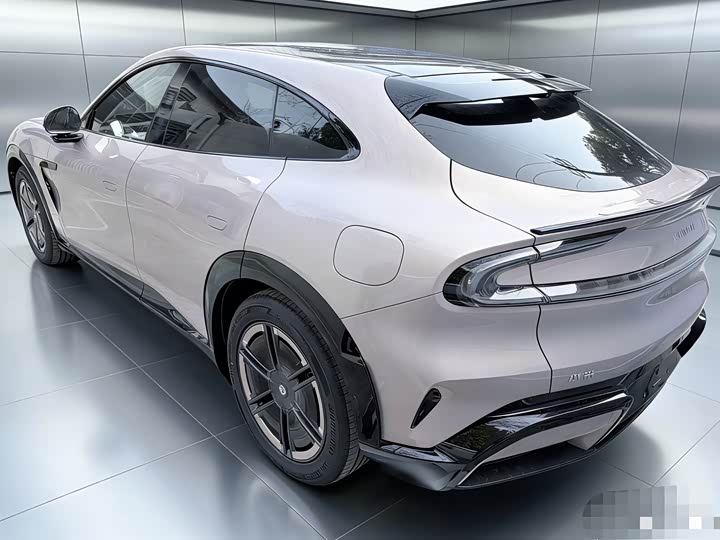 Фото 2 - Xiaomi YU7