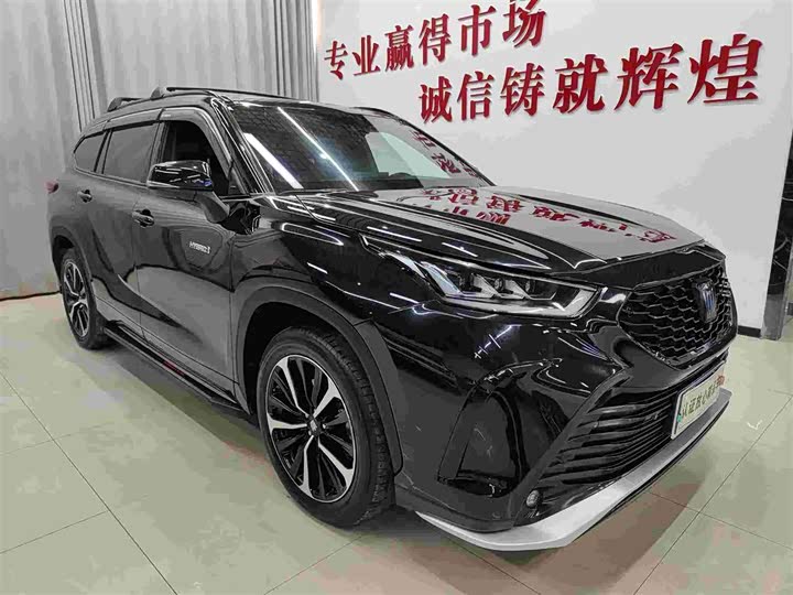 Фото 3 - Toyota Crown Kluger