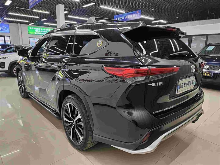 Фото 6 - Toyota Crown Kluger