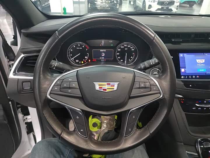 Фото 3 - Cadillac XT5