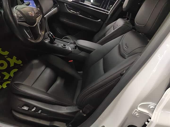 Фото 7 - Cadillac XT5