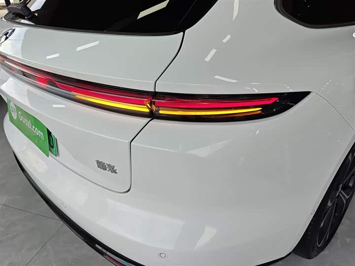 Фото 8 - Nio ET5T