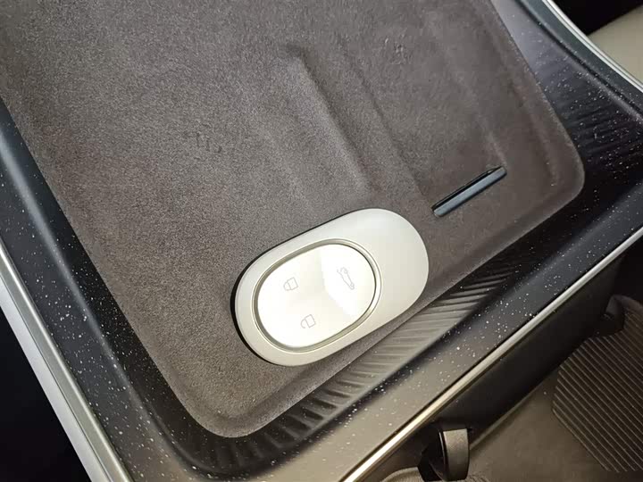 Фото 9 - Nio ET5T