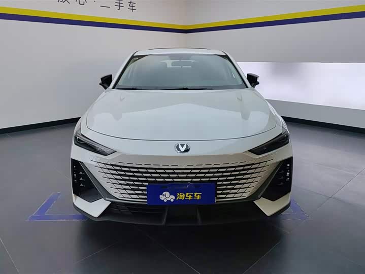 Фото 2 - Changan UNI-V Hybrid