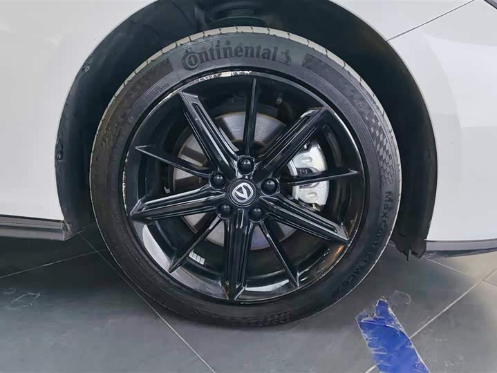 Фото 6 - Changan UNI-V Hybrid