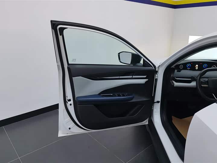 Фото 7 - Changan UNI-V Hybrid