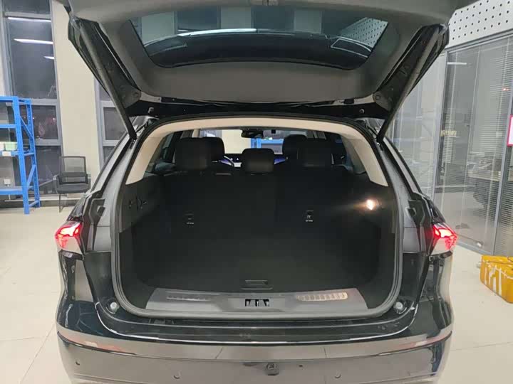 Фото 9 - Lincoln Nautilus