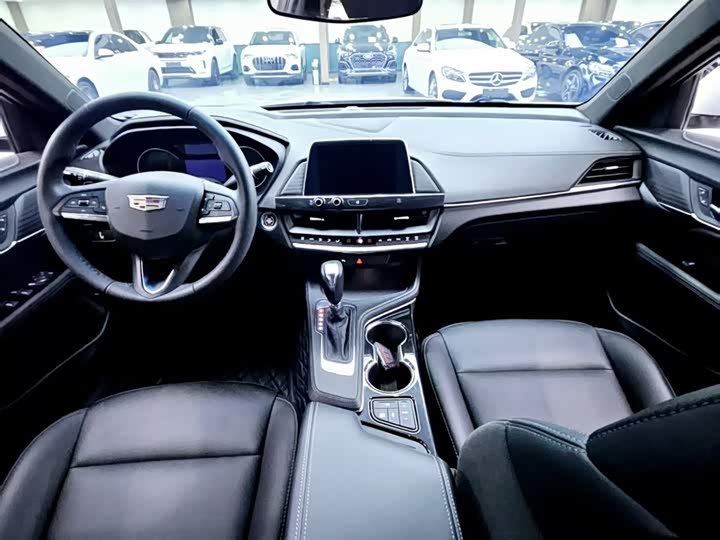 Фото 4 - Cadillac CT4