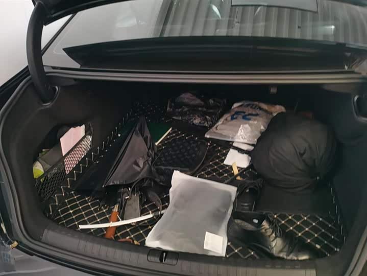 Фото 4 - Audi A6L