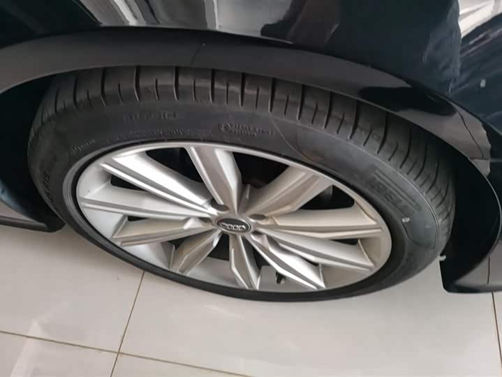 Фото 6 - Audi A6L