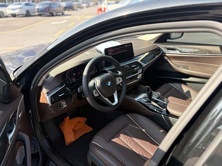 Фото 5 - BMW 5 Series