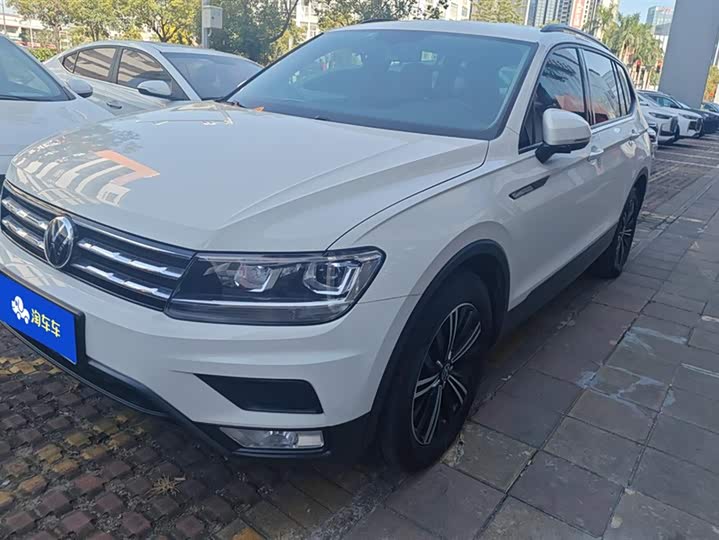 Фото 1 - Volkswagen Tiguan L Pro