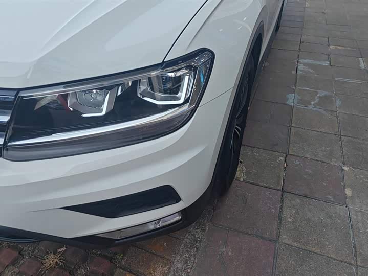 Фото 5 - Volkswagen Tiguan L Pro