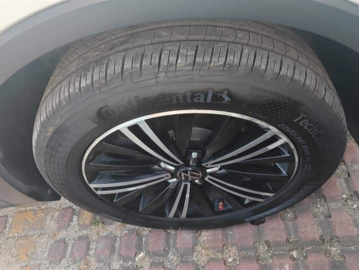 Фото 6 - Volkswagen Tiguan L Pro