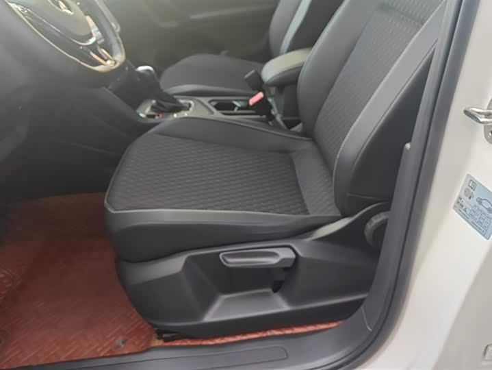 Фото 9 - Volkswagen Tiguan L Pro