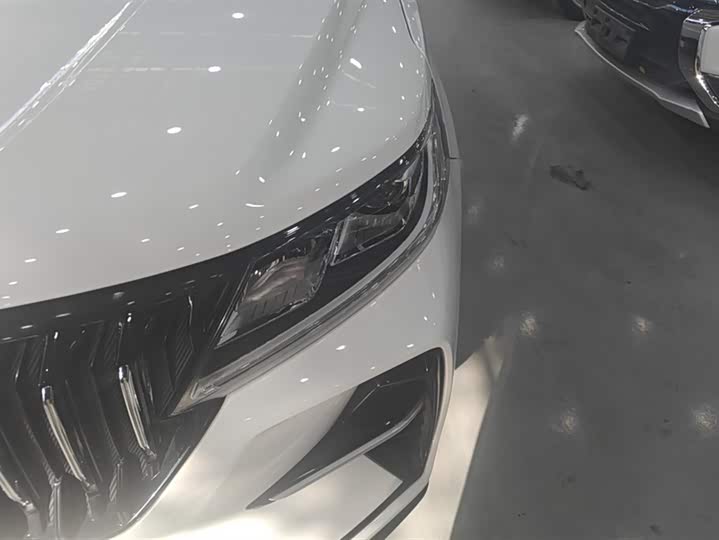 Фото 5 - Geely Vision X6