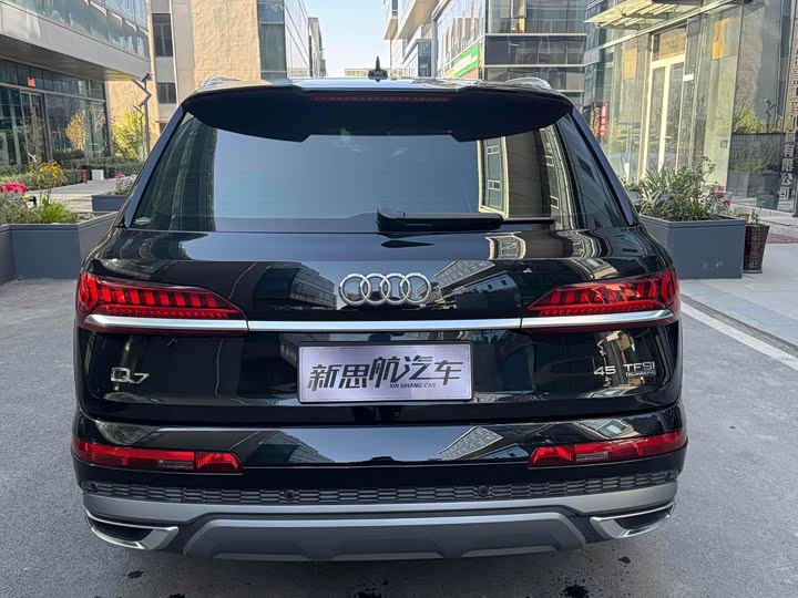 Фото 7 - Audi Q7