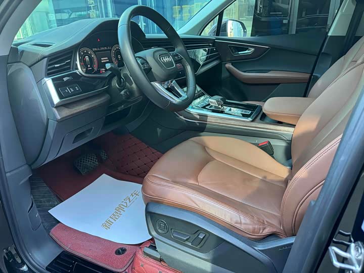 Фото 9 - Audi Q7