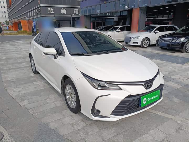 Фото 4 - Toyota Corolla