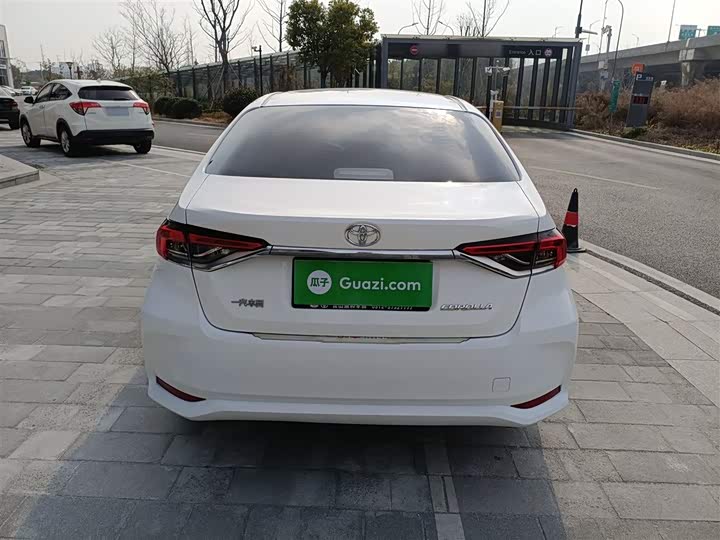 Фото 6 - Toyota Corolla