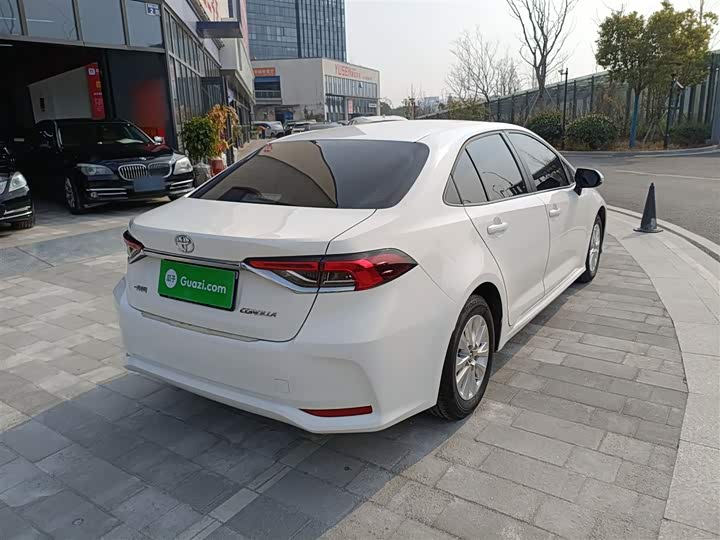 Фото 7 - Toyota Corolla