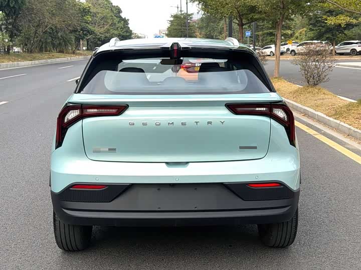 Фото 5 - Geely Geometry E Firefly