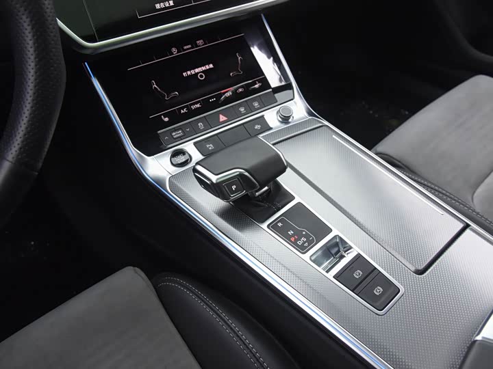 Фото 9 - Audi A6L