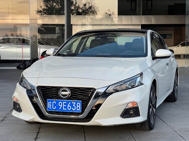 Фото 1 - Nissan Teana