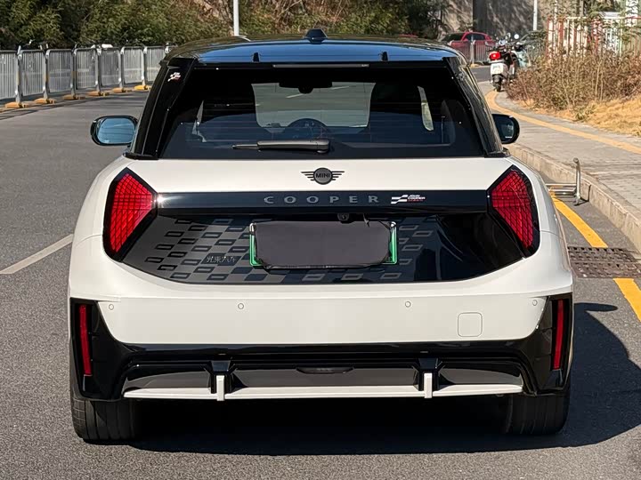 Фото 5 - Mini Cooper JCW